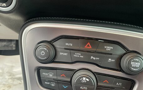 Dodge Challenger III рестайлинг 2, 2019 год, 3 750 000 рублей, 5 фотография