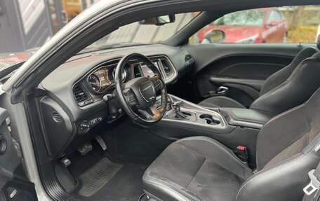 Dodge Challenger III рестайлинг 2, 2019 год, 3 750 000 рублей, 10 фотография