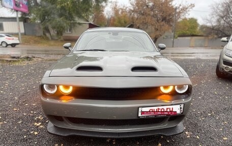 Dodge Challenger III рестайлинг 2, 2019 год, 3 750 000 рублей, 11 фотография