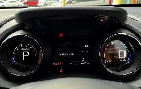 Toyota Yaris, 2022 год, 975 125 рублей, 11 фотография