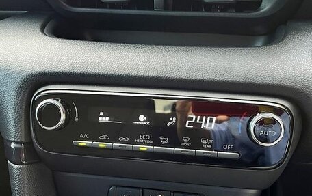 Toyota Yaris, 2022 год, 975 125 рублей, 16 фотография