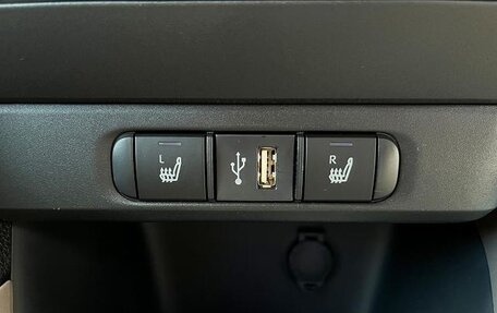 Toyota Yaris, 2022 год, 975 125 рублей, 17 фотография