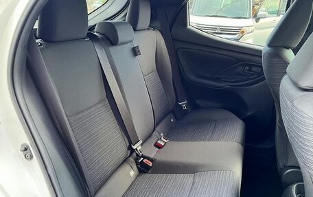 Toyota Yaris, 2022 год, 975 125 рублей, 20 фотография