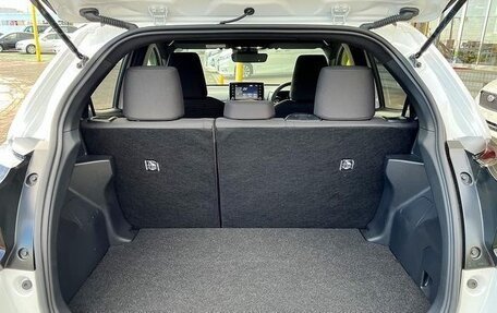 Toyota Yaris, 2022 год, 975 125 рублей, 21 фотография