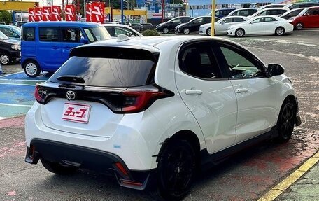 Toyota Yaris, 2022 год, 975 125 рублей, 23 фотография