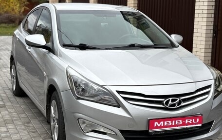 Hyundai Solaris II рестайлинг, 2015 год, 890 000 рублей, 1 фотография