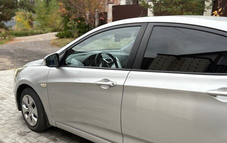 Hyundai Solaris II рестайлинг, 2015 год, 890 000 рублей, 5 фотография