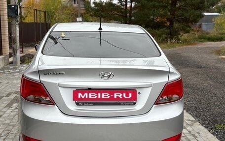 Hyundai Solaris II рестайлинг, 2015 год, 890 000 рублей, 3 фотография