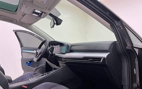 Volkswagen Golf VIII, 2021 год, 1 800 000 рублей, 8 фотография