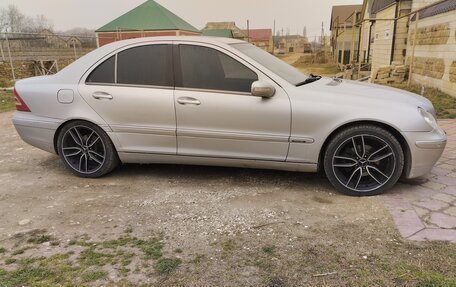 Mercedes-Benz C-Класс, 2003 год, 600 000 рублей, 4 фотография