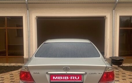 Toyota Camry V40, 2005 год, 650 000 рублей, 1 фотография