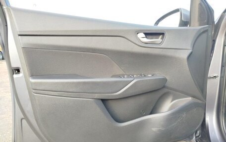 Hyundai Solaris II рестайлинг, 2021 год, 1 700 000 рублей, 9 фотография