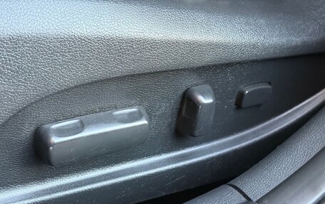 Hyundai Sonata VI, 2011 год, 990 000 рублей, 16 фотография