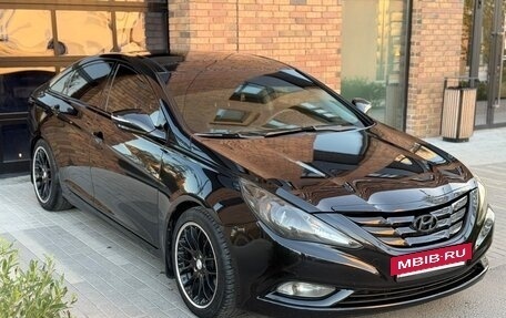 Hyundai Sonata VI, 2011 год, 990 000 рублей, 8 фотография