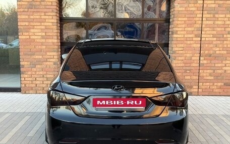 Hyundai Sonata VI, 2011 год, 990 000 рублей, 5 фотография