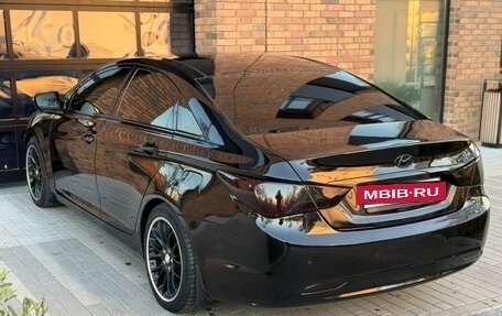 Hyundai Sonata VI, 2011 год, 990 000 рублей, 4 фотография