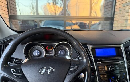 Hyundai Sonata VI, 2011 год, 990 000 рублей, 18 фотография