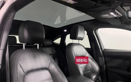 Jaguar E-Pace, 2018 год, 3 097 000 рублей, 17 фотография