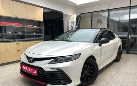 Toyota Camry, 2021 год, 3 000 000 рублей, 1 фотография