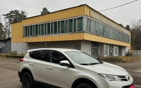Toyota RAV4, 2014 год, 1 935 000 рублей, 6 фотография
