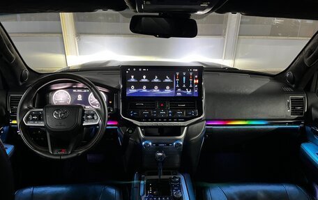 Toyota Land Cruiser 200, 2015 год, 4 900 000 рублей, 13 фотография