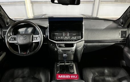 Toyota Land Cruiser 200, 2015 год, 4 900 000 рублей, 12 фотография