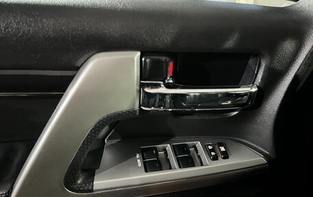 Toyota Land Cruiser 200, 2015 год, 4 900 000 рублей, 19 фотография