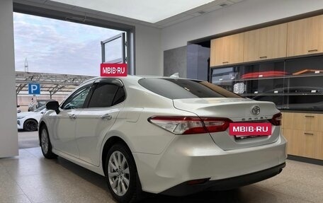 Toyota Camry, 2018 год, 2 950 000 рублей, 5 фотография