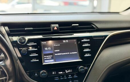 Toyota Camry, 2018 год, 2 950 000 рублей, 10 фотография