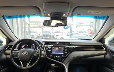 Toyota Camry, 2018 год, 2 950 000 рублей, 17 фотография