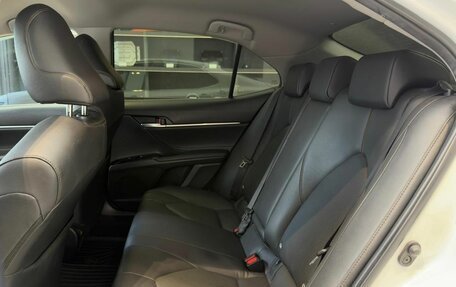 Toyota Camry, 2018 год, 2 950 000 рублей, 18 фотография