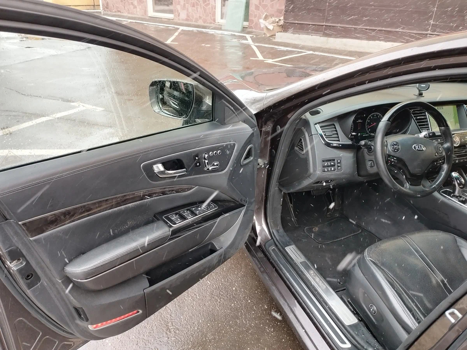 KIA Quoris I рестайлинг 2, 2015 год, 1 350 000 рублей, 4 фотография