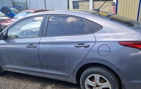 Hyundai Solaris II рестайлинг, 2018 год, 870 000 рублей, 3 фотография