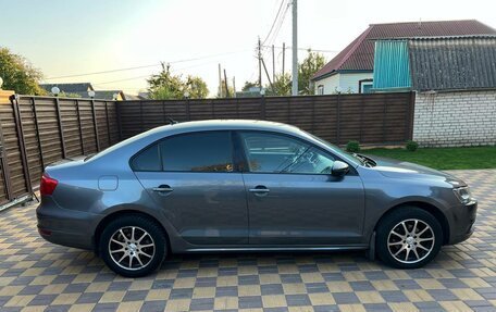 Volkswagen Jetta VI, 2014 год, 1 200 000 рублей, 2 фотография