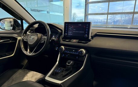 Toyota RAV4, 2021 год, 3 547 000 рублей, 10 фотография