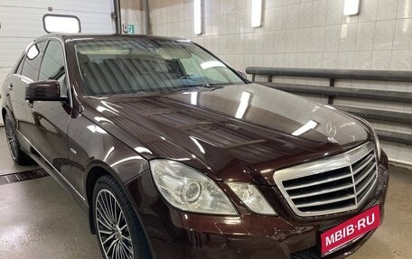 Mercedes-Benz E-Класс, 2010 год, 1 490 000 рублей, 1 фотография