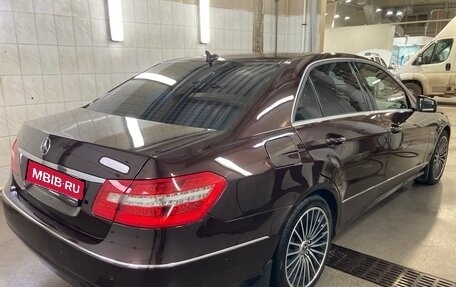 Mercedes-Benz E-Класс, 2010 год, 1 490 000 рублей, 4 фотография