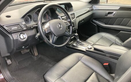 Mercedes-Benz E-Класс, 2010 год, 1 490 000 рублей, 29 фотография