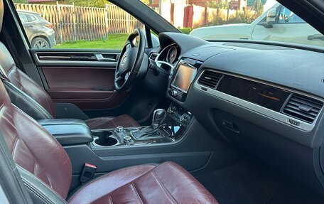 Volkswagen Touareg III, 2011 год, 2 300 000 рублей, 8 фотография