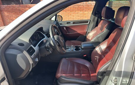 Volkswagen Touareg III, 2011 год, 2 300 000 рублей, 10 фотография