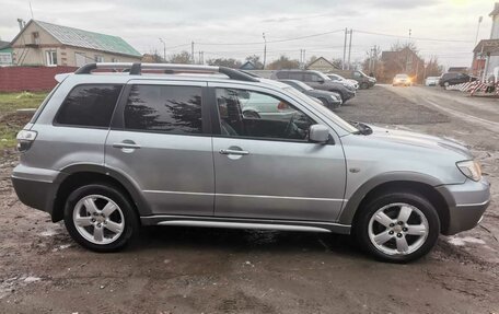 Mitsubishi Outlander III рестайлинг 3, 2005 год, 600 000 рублей, 10 фотография