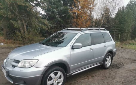 Mitsubishi Outlander III рестайлинг 3, 2005 год, 600 000 рублей, 9 фотография