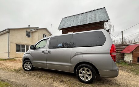 Hyundai Grand Starex Grand Starex I рестайлинг 2, 2017 год, 2 400 000 рублей, 3 фотография