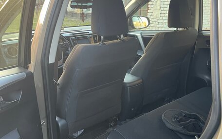 Toyota RAV4, 2015 год, 2 000 000 рублей, 6 фотография