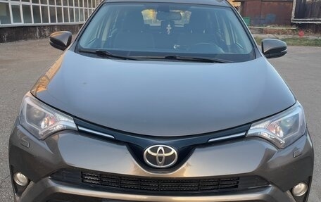 Toyota RAV4, 2015 год, 2 000 000 рублей, 12 фотография