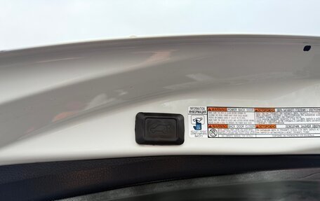 Toyota RAV4, 2014 год, 2 300 000 рублей, 18 фотография