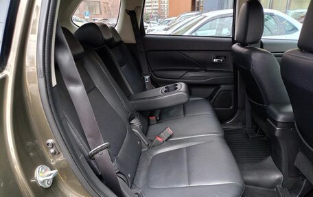 Mitsubishi Outlander III рестайлинг 3, 2015 год, 1 771 000 рублей, 15 фотография