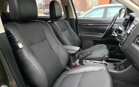 Mitsubishi Outlander III рестайлинг 3, 2015 год, 1 771 000 рублей, 14 фотография