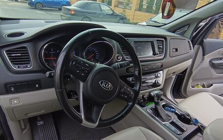 KIA Carnival III, 2019 год, 1 800 000 рублей, 10 фотография