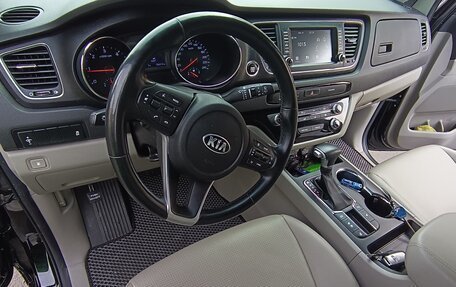 KIA Carnival III, 2019 год, 1 800 000 рублей, 12 фотография